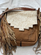 Load image into Gallery viewer, Smokin’Cactus ‘Sandy Springs ’ leather crossbody bag
