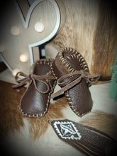Load image into Gallery viewer, 'LITTLE FEATHER' full leather handmade moccasins