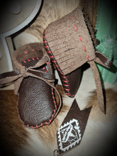 Load image into Gallery viewer, 'LITTLE FEATHER' full leather handmade moccasins