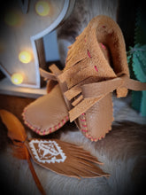 Load image into Gallery viewer, 'LITTLE FEATHER' full leather handmade moccasins