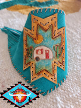Load image into Gallery viewer, S'S  southewest tooled  leather cuff with suede fringe