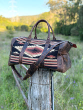 Load image into Gallery viewer, 🖤NEW🖤DUFFLE TRAVEL BAG