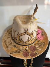 Load image into Gallery viewer, 100% wool Fedora ‘Buckle Up ’