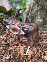 Load image into Gallery viewer, 🖤NEW🖤DUFFLE TRAVEL BAG