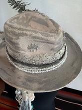 Load image into Gallery viewer, 100% wool Fedora ‘Silver Lining ’