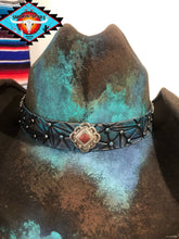 Load image into Gallery viewer, DALLAS HAT CO ‘splash of blue’ 58/59cm