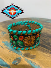 Load image into Gallery viewer, Smokin’Spurs‘Southwest CUFFS &amp; RAFTER T RANCH CUFF